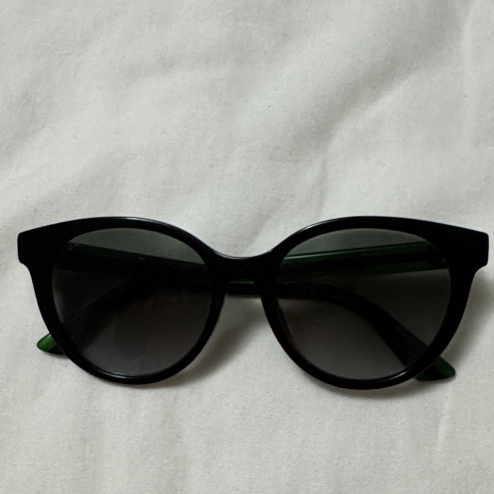 Gucci Black and Green Women's Sunglasses